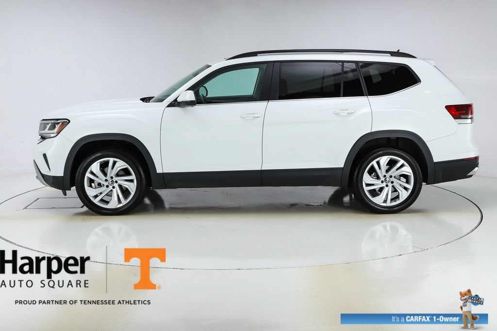 Used 2023 Volkswagen Atlas SE w/ Panoramic Sunroof Package FWD image 2