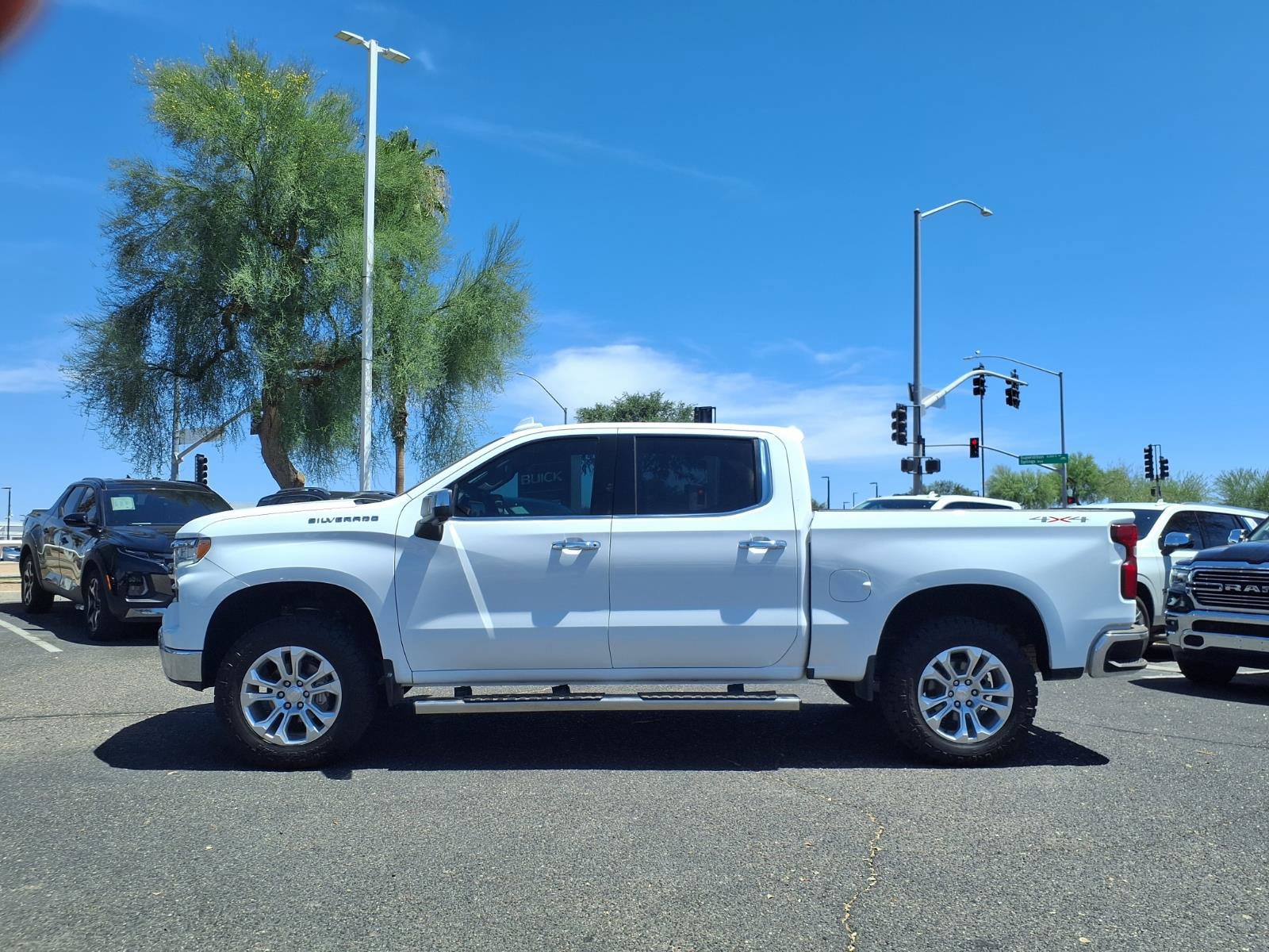 Used 2023 Chevrolet Silverado 1500 LTZ AWD/4WD image 10