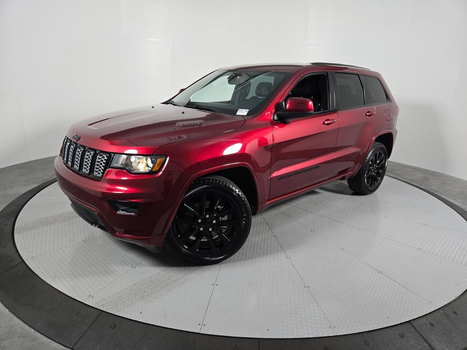 Used 2022 Jeep Grand Cherokee Laredo AWD/4WD video 1