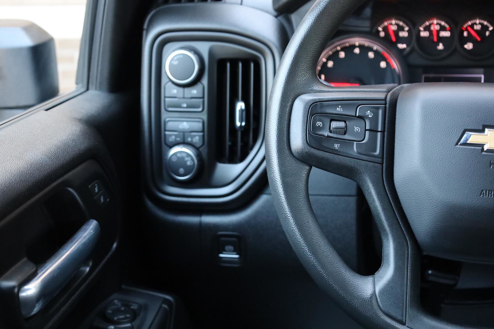 Used 2024 Chevrolet Silverado 2500 W/T w/ WT Convenience Package AWD/4WD image 28