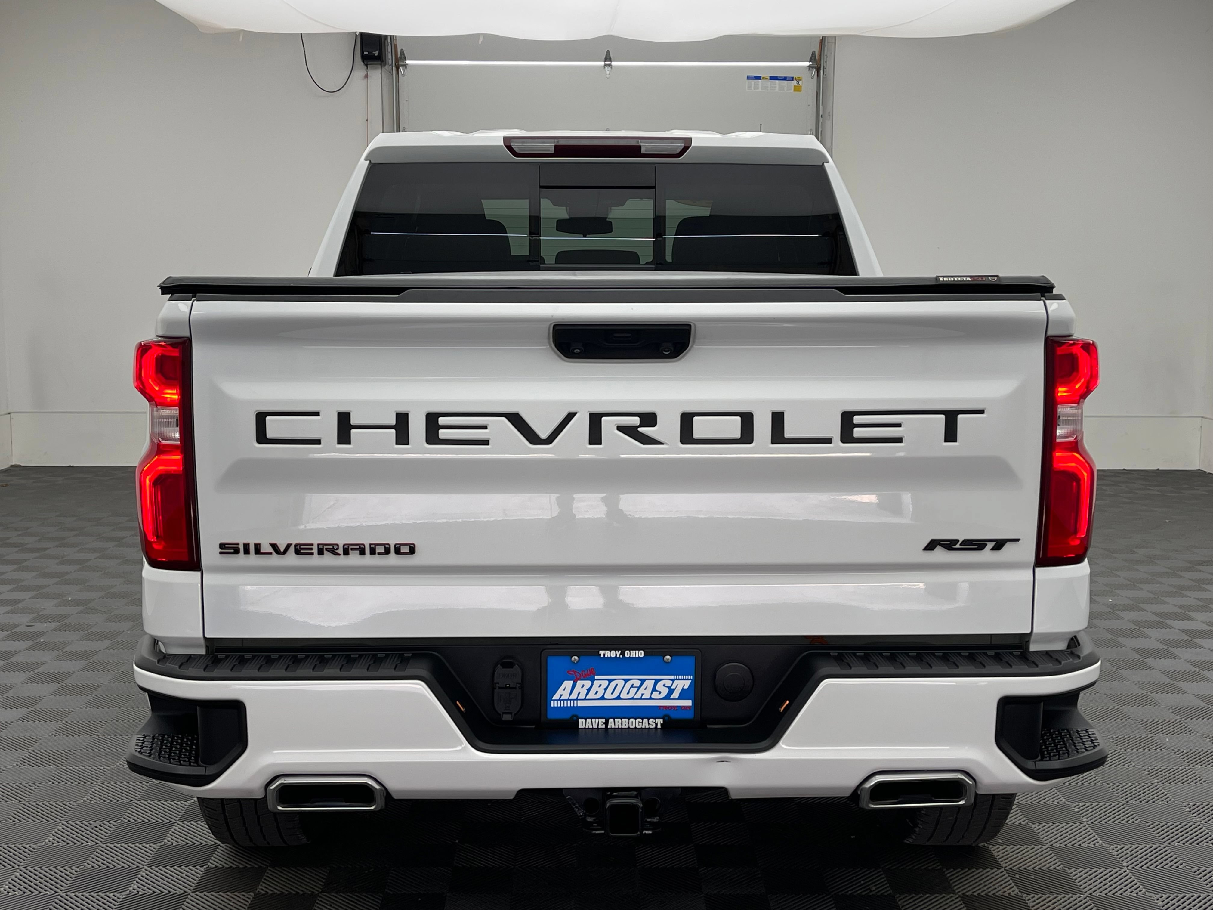 Used 2024 Chevrolet Silverado 1500 RST w/ Redline Edition AWD/4WD image 8