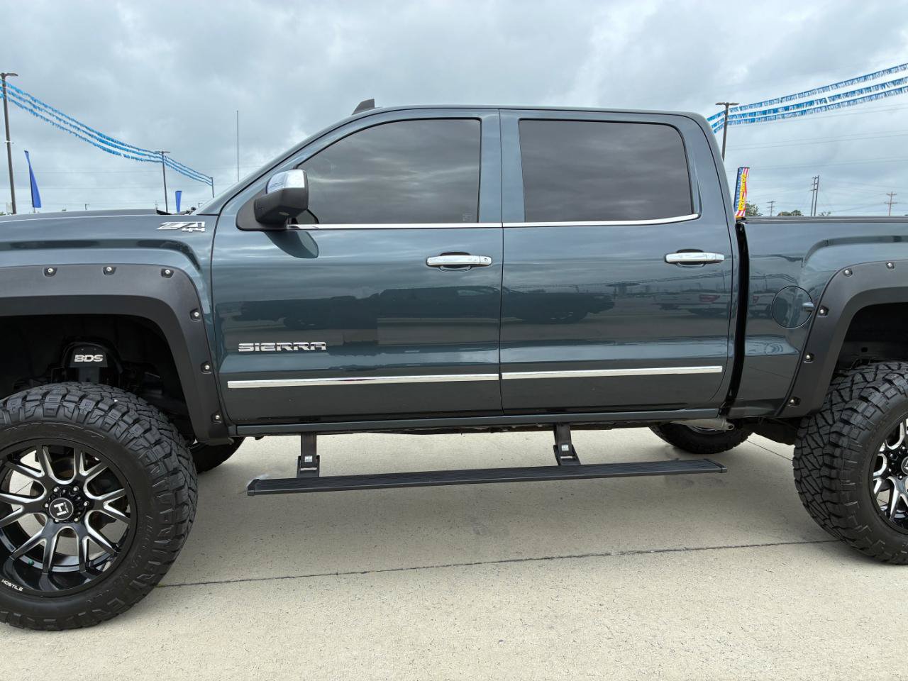 Used 2017 GMC Sierra 1500 SLT AWD/4WD image 8