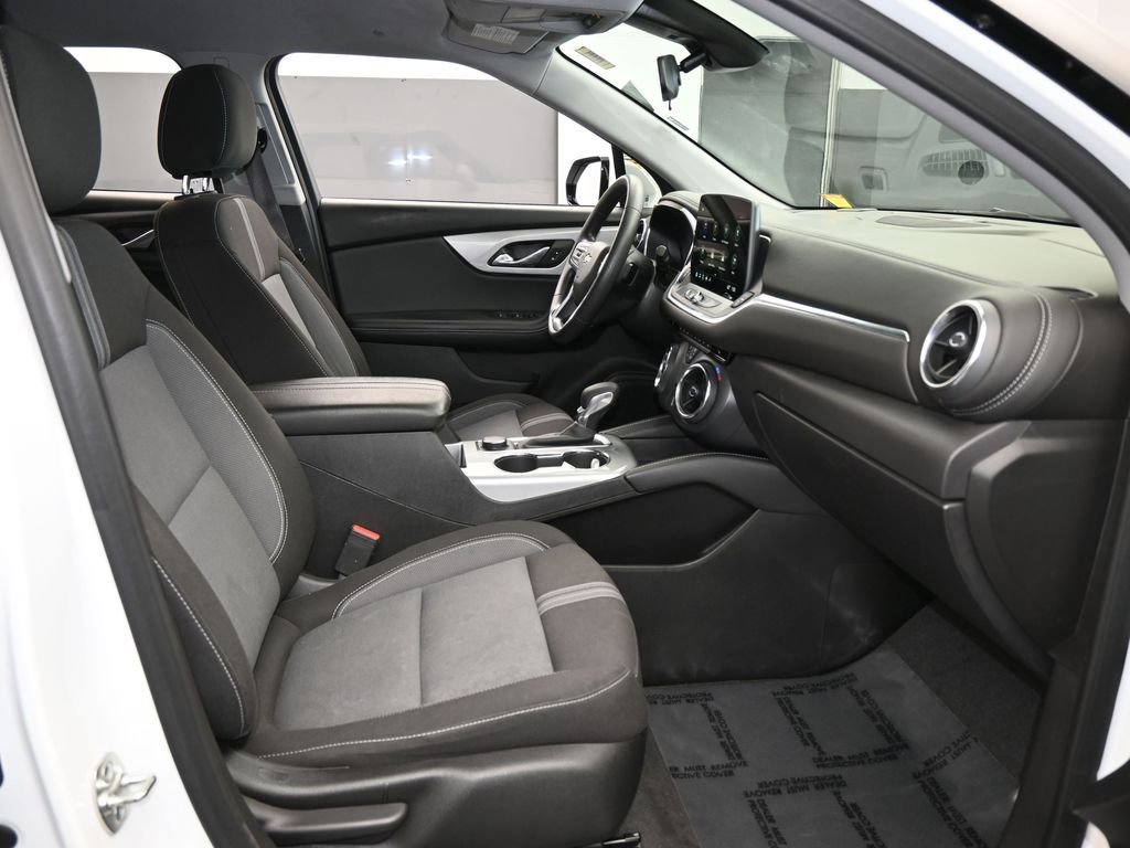 Used 2024 Chevrolet Blazer LT image 41