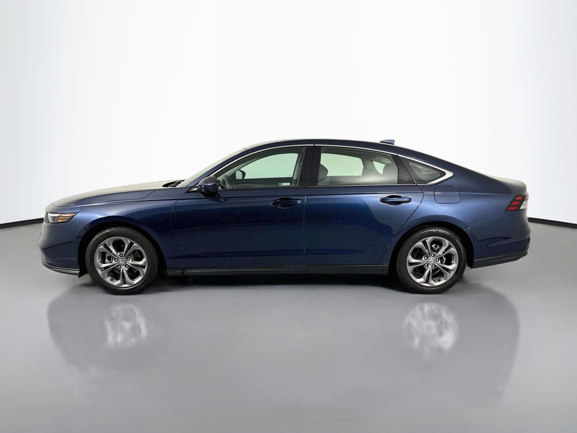 Certified 2024 Honda Accord EX image 8