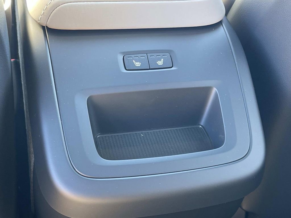 New 2026 Volvo XC60 B5 Plus w/ Climate Package image 17