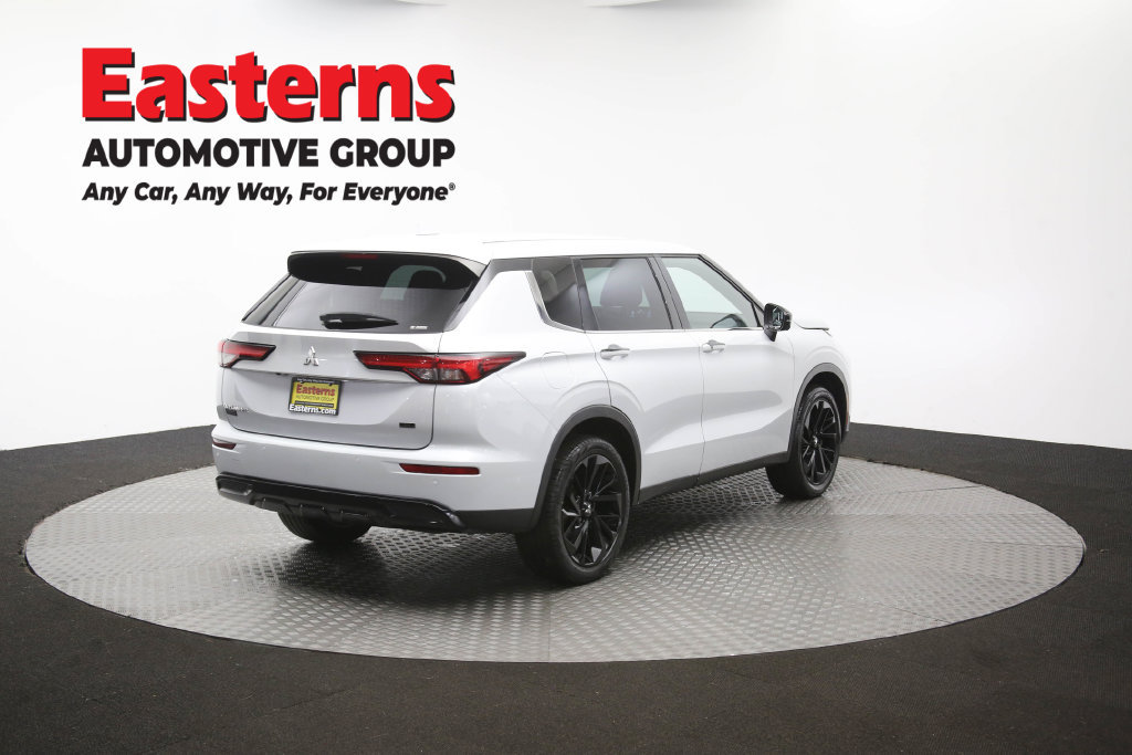 Used 2023 Mitsubishi Outlander SE Black Edition AWD/4WD image 43