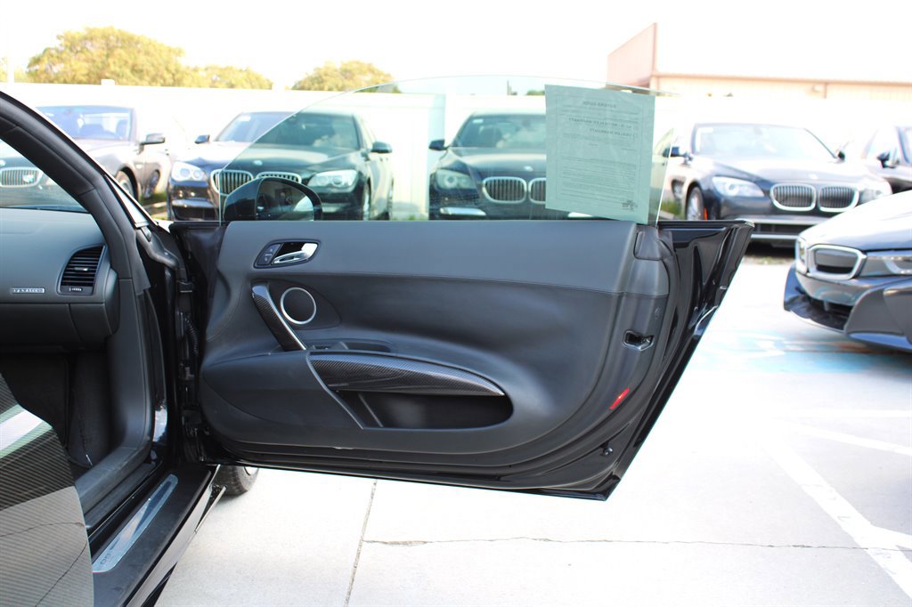 Used 2010 Audi R8 V10 image 36
