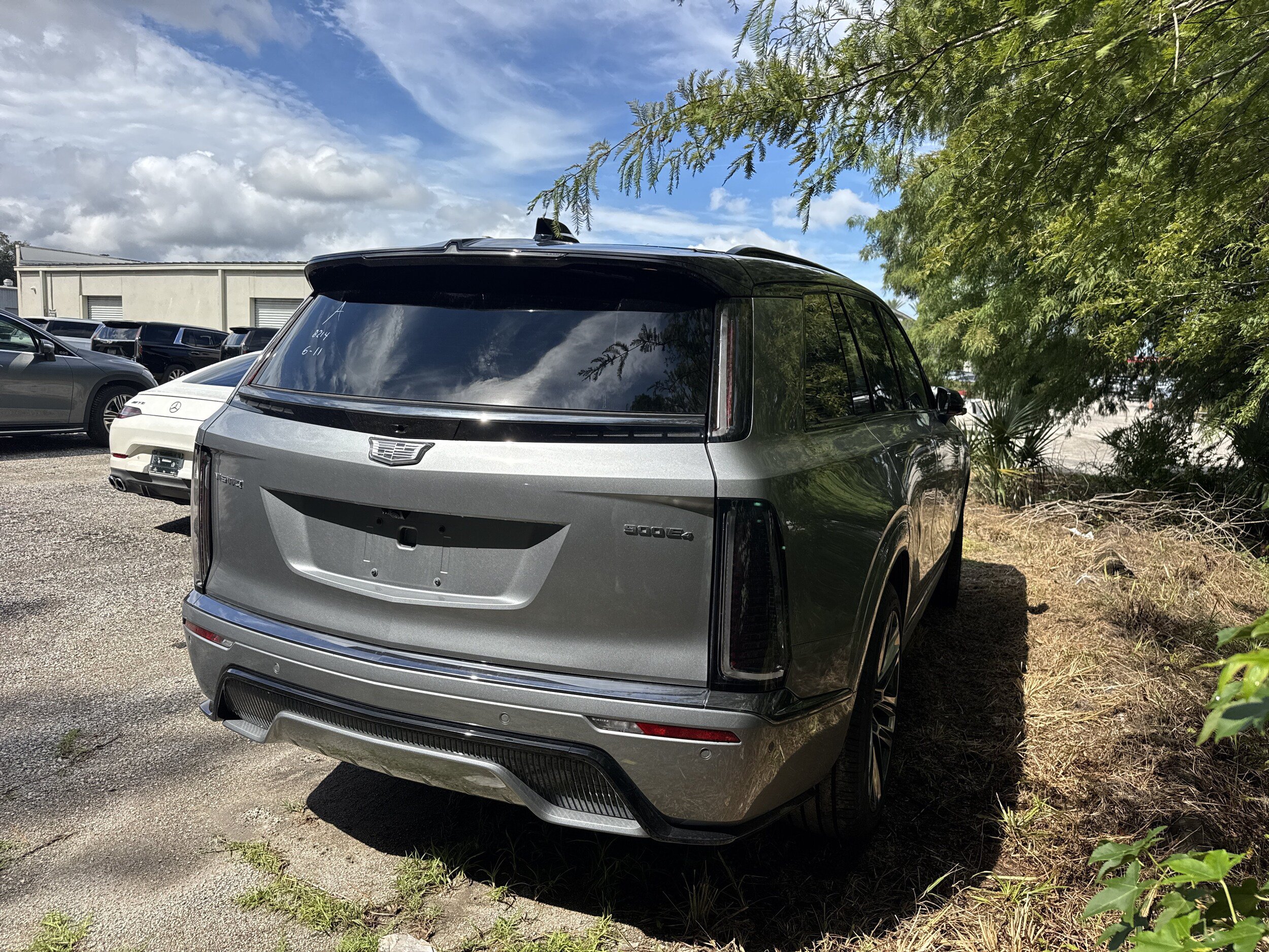 Used 2026 Cadillac Vistiq Platinum w/ LPO, Floor Liner Package AWD/4WD image 3