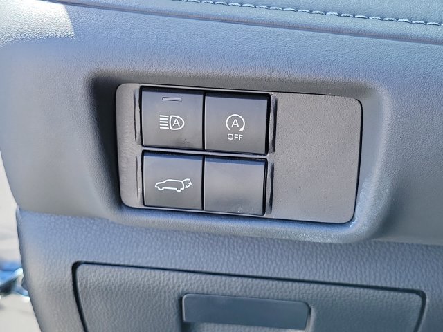 Used 2024 Toyota Highlander LE FWD image 22