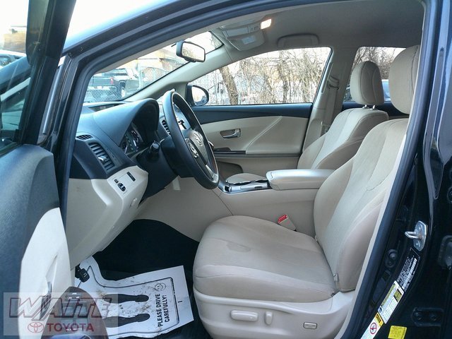 Used 2015 Toyota Venza LE image 17