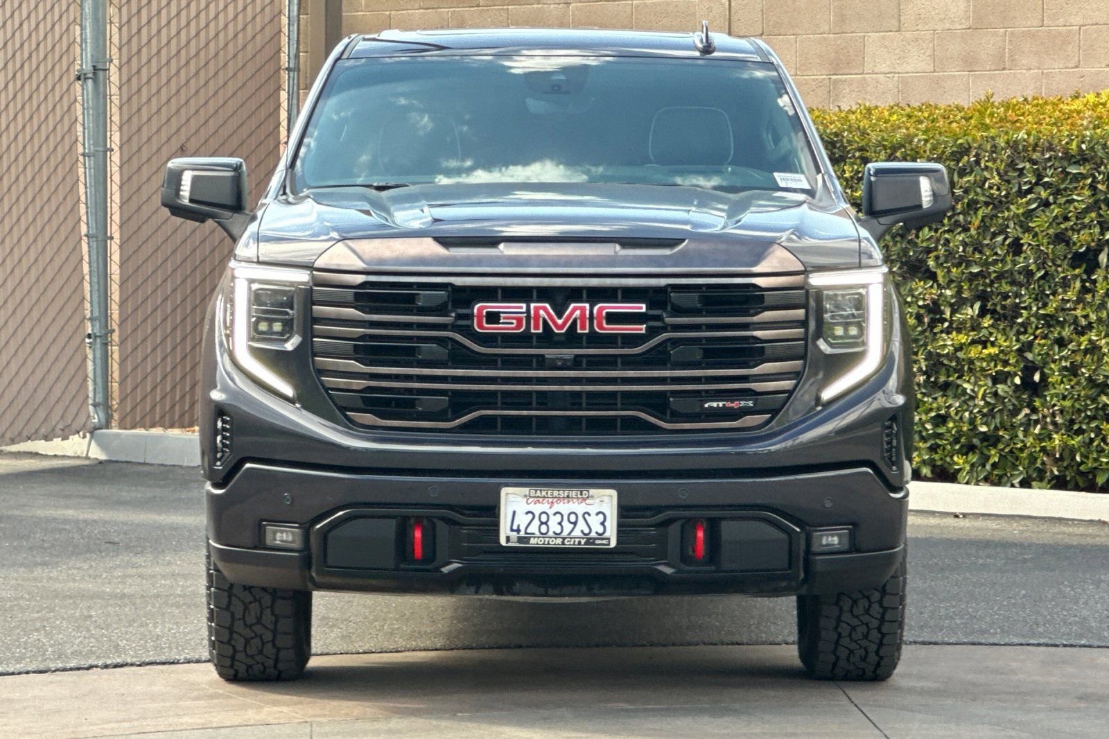 Used 2023 GMC Sierra 1500 AT4X image 9