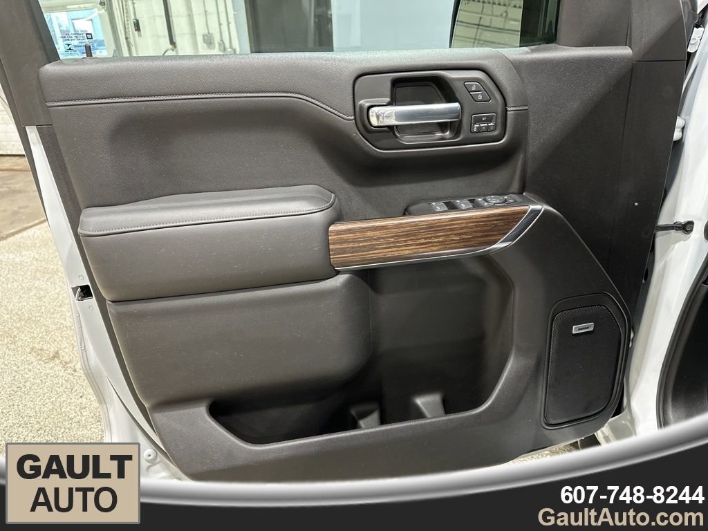 Used 2019 Chevrolet Silverado 1500 High Country w/ Technology Package image 12