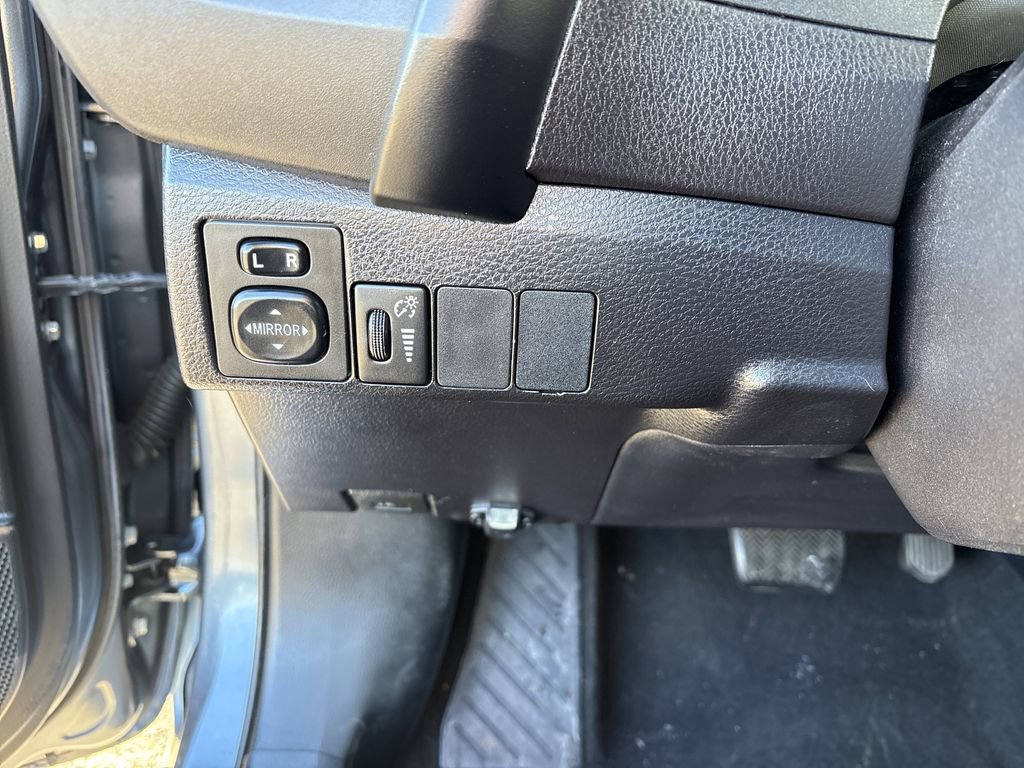 Used 2017 Toyota Corolla SE w/ Body Protection Package image 11