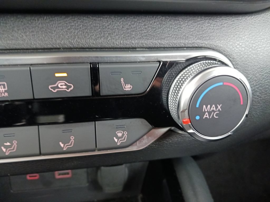 Used 2024 Nissan Altima 2.5 SV w/ SV Premium Package FWD image 26