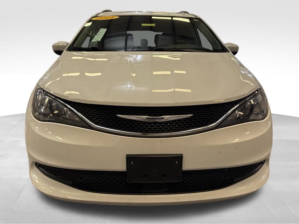 Used 2021 Chrysler Voyager Lxi FWD image 8