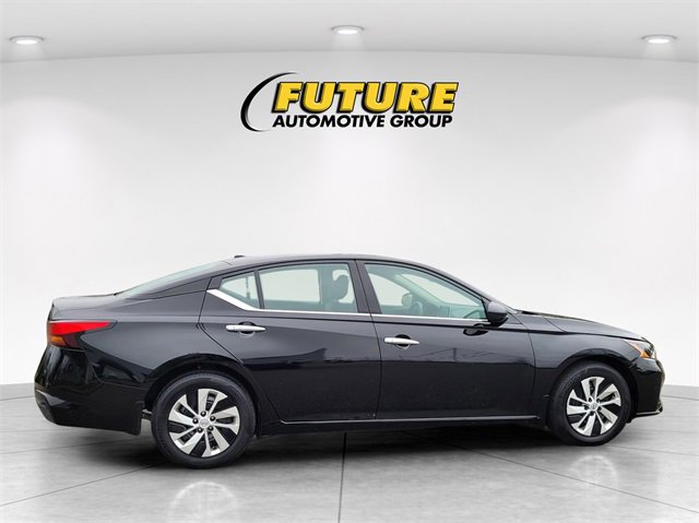 Used 2025 Nissan Altima 2.5 S image 3