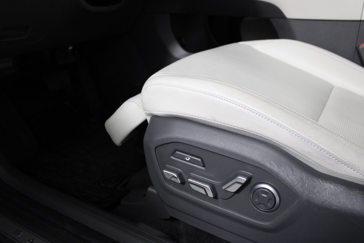 Used 2025 Hyundai Santa Fe Calligraphy FWD image 28