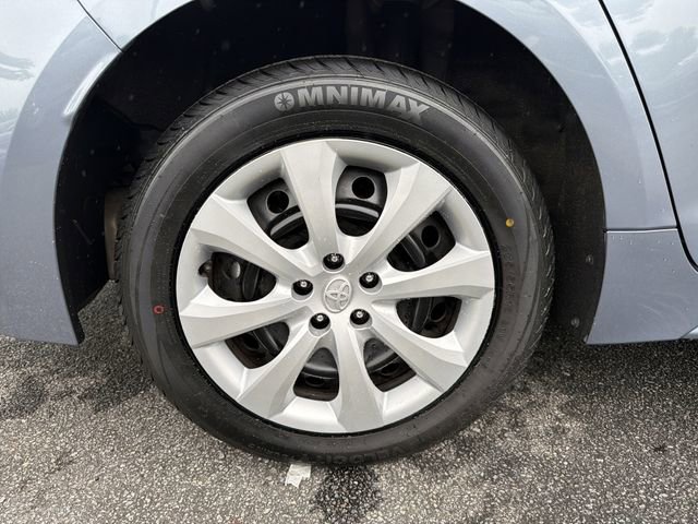 Used 2022 Toyota Corolla LE FWD image 17