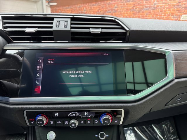 Used 2020 Audi Q3 2.0T Premium Plus w/ Premium Plus Package image 18