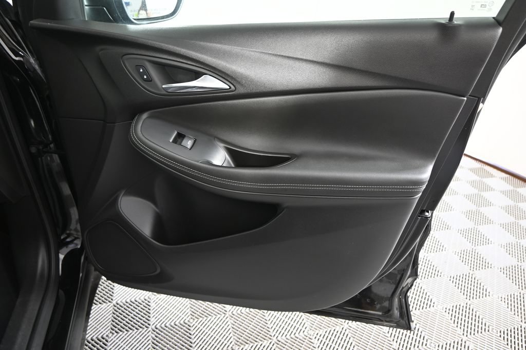 Used 2025 Buick Encore GX Preferred FWD image 12