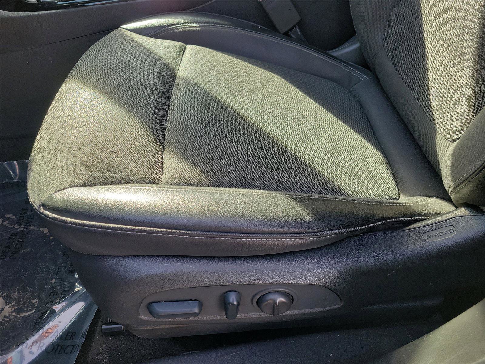 Used 2023 Buick Encore GX Select FWD image 17