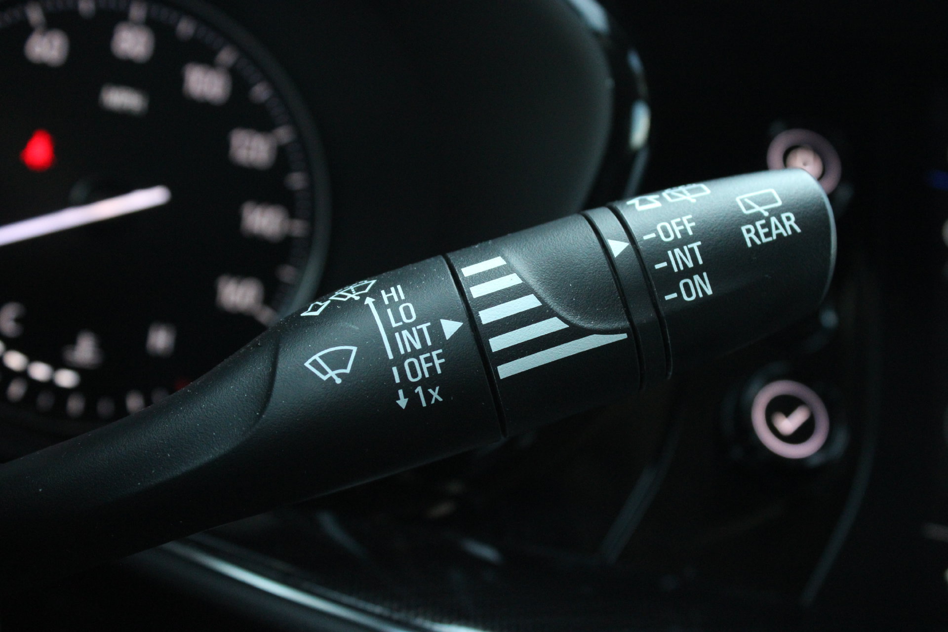 Used 2023 Buick Envision Essence FWD image 35