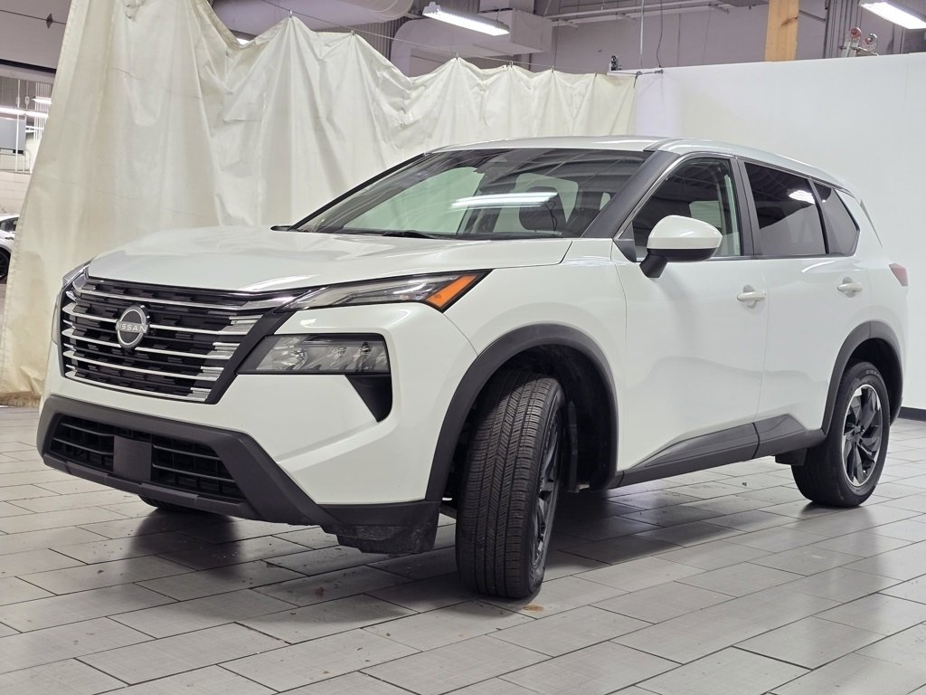 Used 2024 Nissan Rogue SV image 10