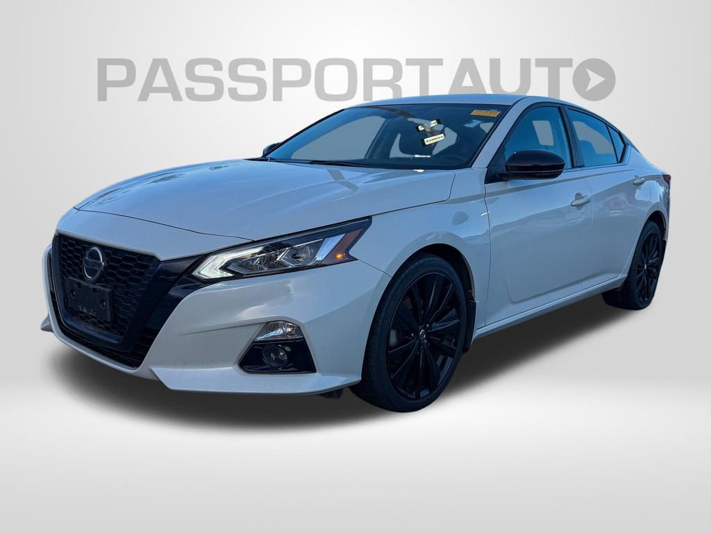 Certified 2022 Nissan Altima 2.5 SR w/ Midnight Edition Package image 2