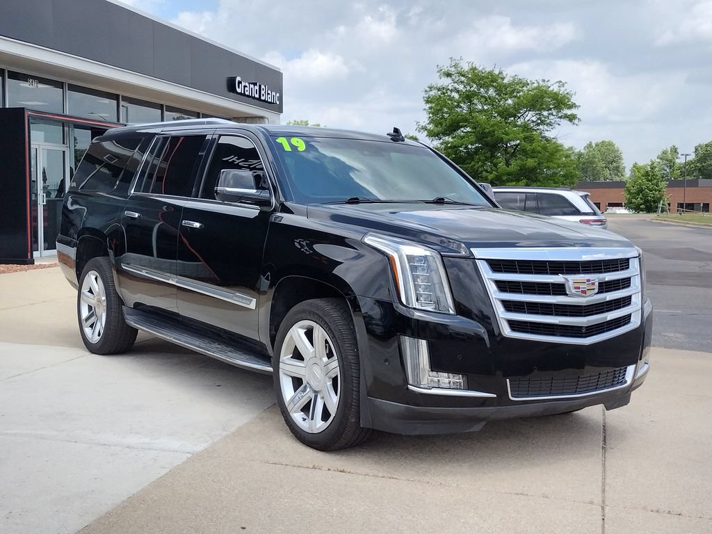 Used 2019 Cadillac Escalade ESV Luxury AWD/4WD image 3