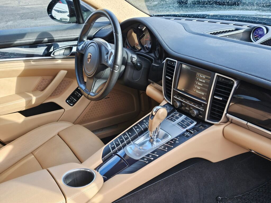 Used 2016 Porsche Panamera 4S image 11