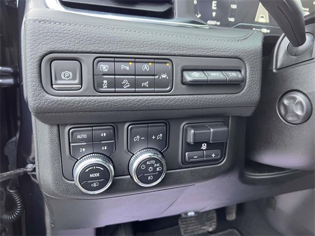 Used 2023 GMC Yukon XL Denali w/ Denali Reserve Package image 29