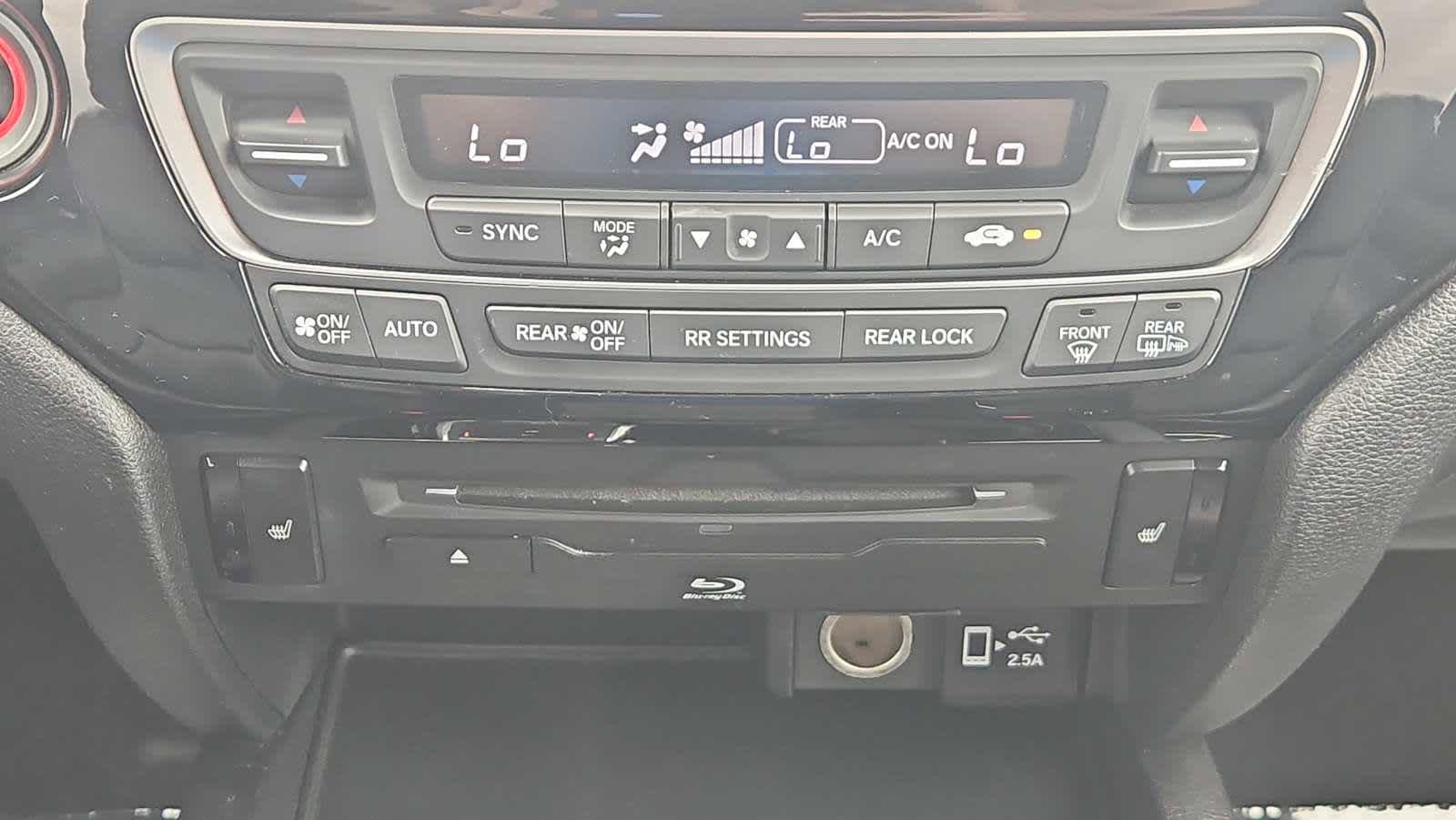 Used 2019 Honda Pilot Touring image 17