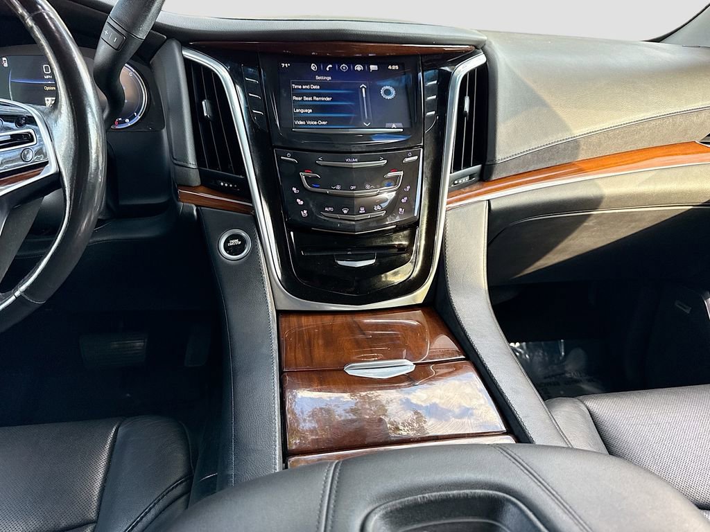 Used 2019 Cadillac Escalade Premium Luxury image 20