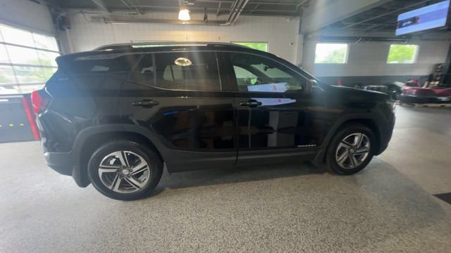 Certified 2021 GMC Terrain SLT w/ LPO, Dark Accent Package AWD/4WD image 8