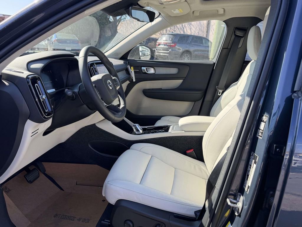New 2026 Volvo XC40 B5 Ultra w/ Climate Package image 15