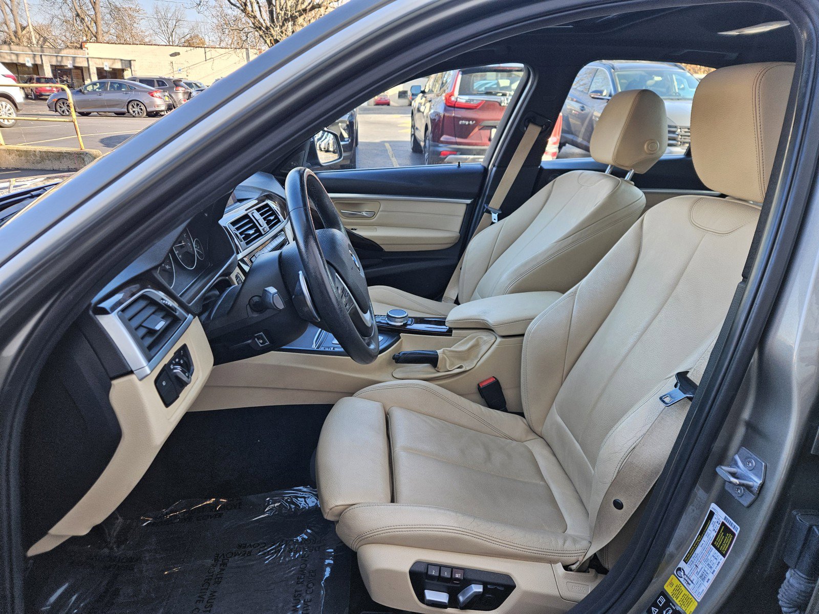 Used 2018 BMW 330i xDrive Sedan w/ Premium Package AWD/4WD image 2
