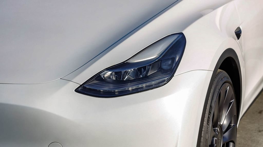 Used 2024 Tesla Model Y Performance image 4