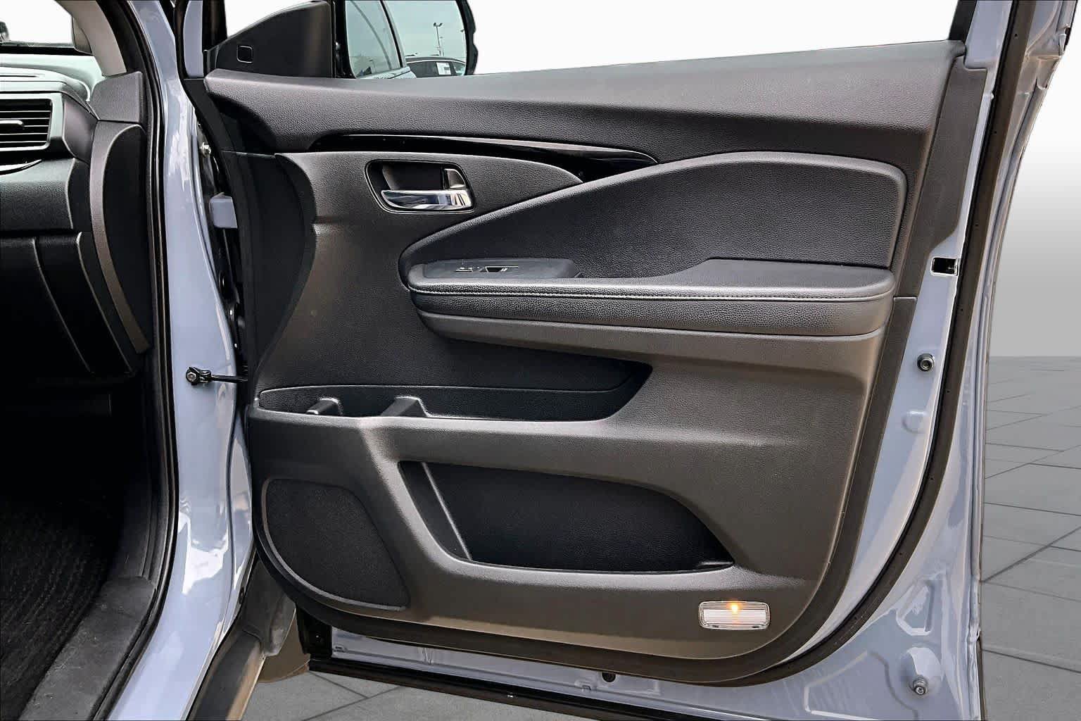 Used 2022 Honda Pilot Touring image 23
