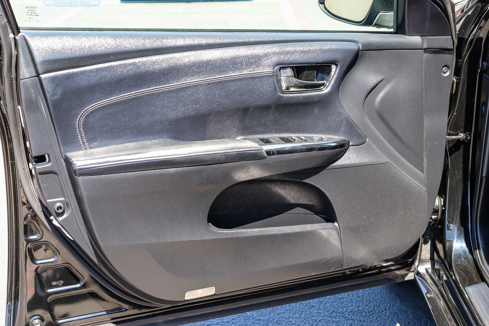 Used 2015 Toyota Avalon XLE FWD image 26