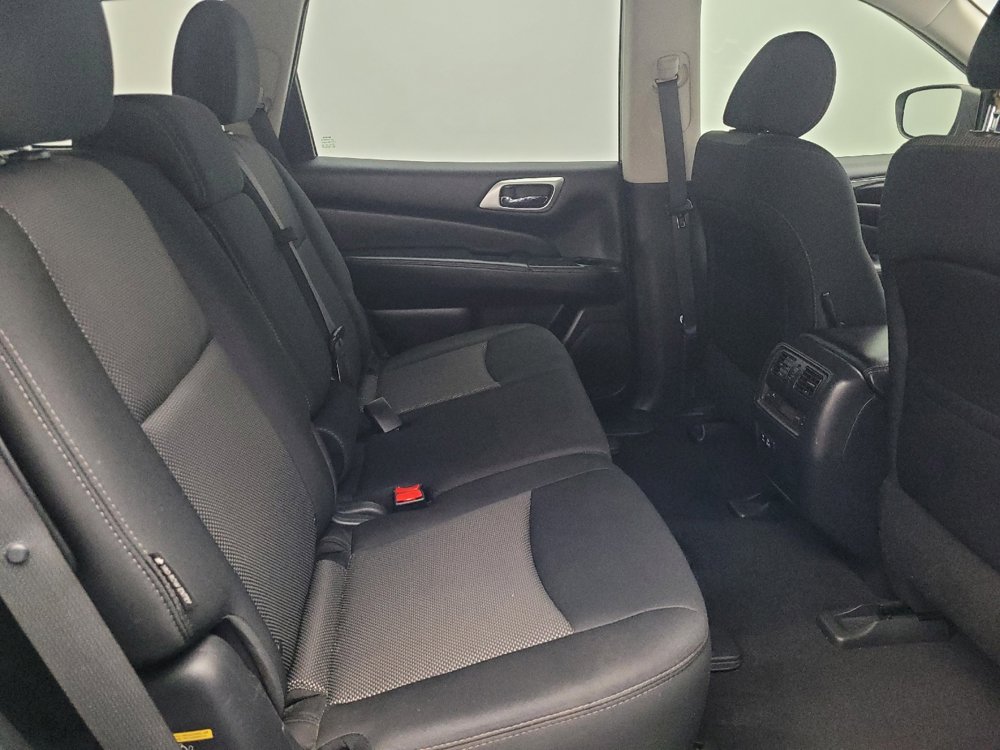 Used 2020 Nissan Pathfinder S image 19