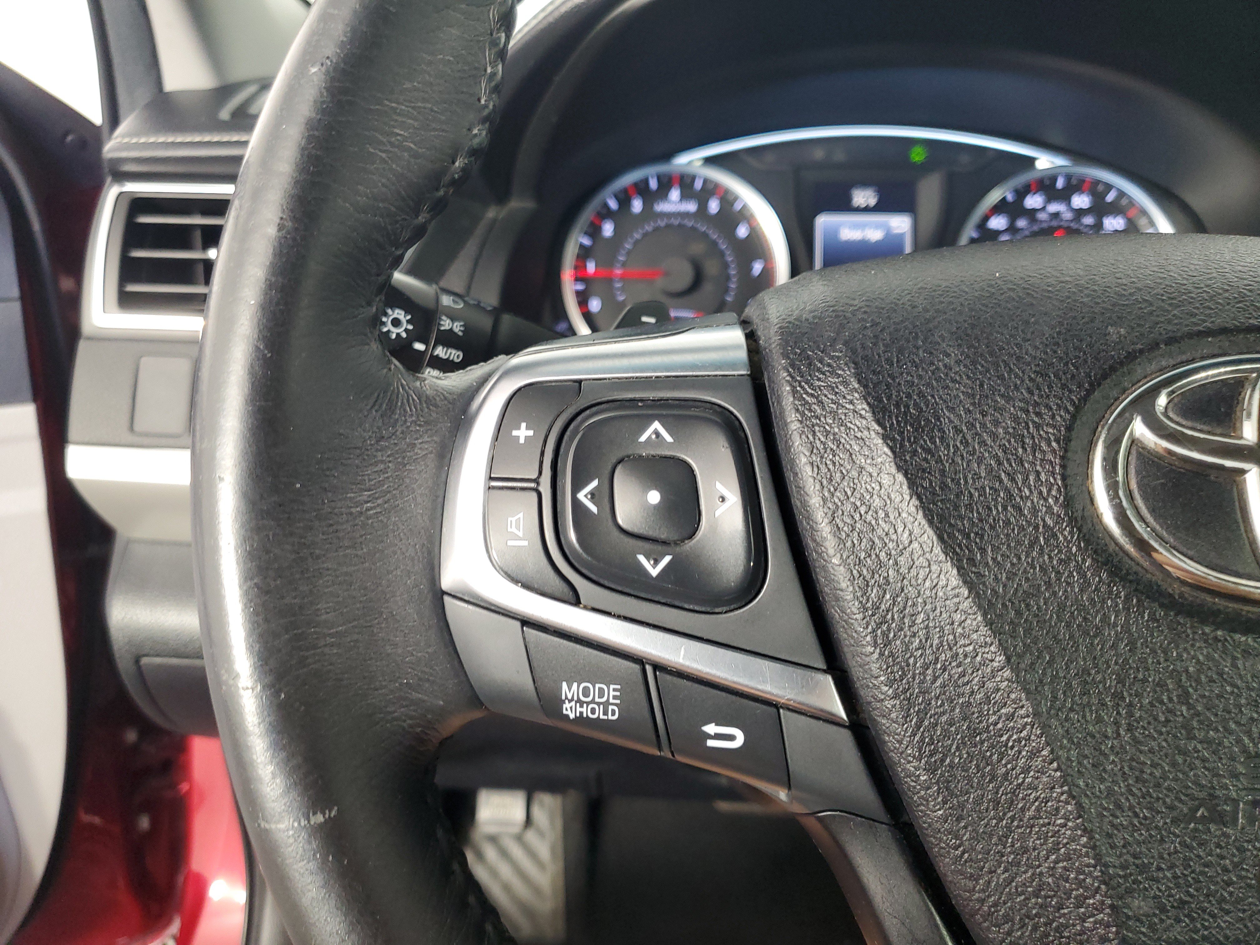 Used 2017 Toyota Camry XSE w/ Moonroof Package FWD image 25