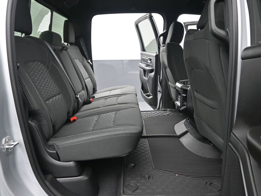 New 2026 RAM 1500 4x4 Crew Cab image 15