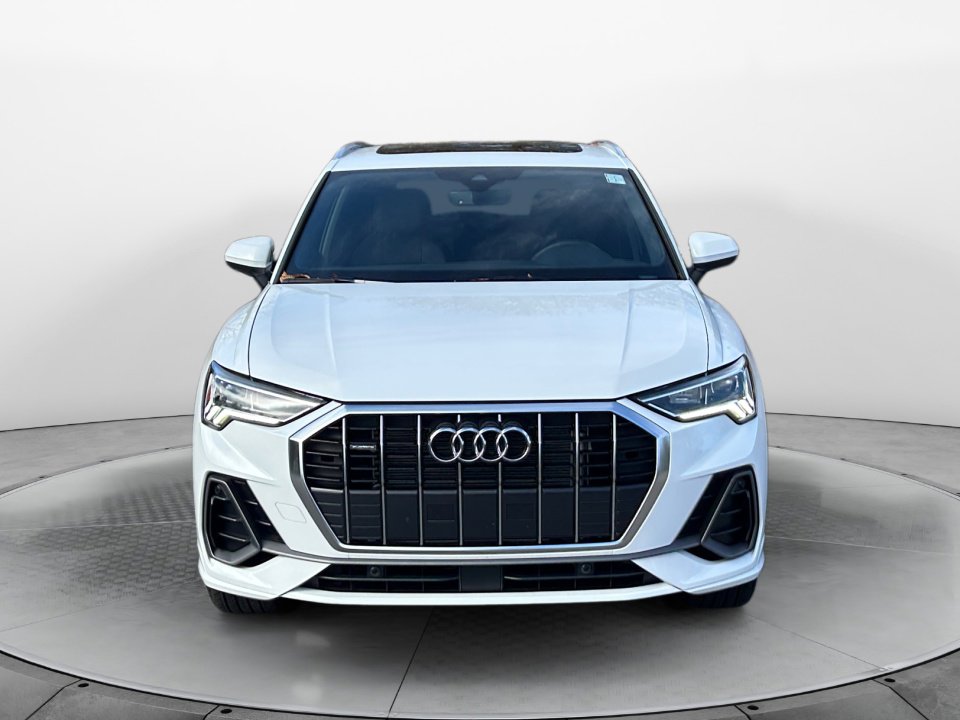 Certified 2025 Audi Q3 2.0T Premium w/ Convenience Package image 2