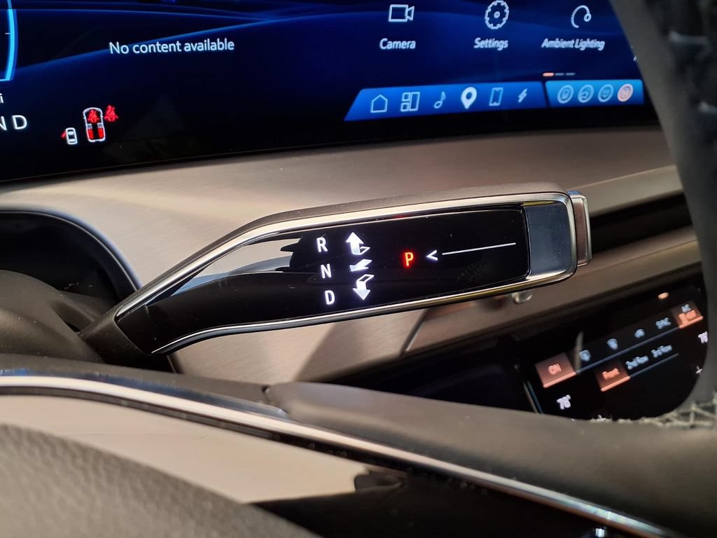 Certified 2026 Cadillac Vistiq Luxury AWD/4WD image 10