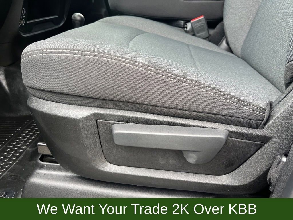 Used 2024 RAM 2500 Tradesman w/ Chrome Appearance Group image 8