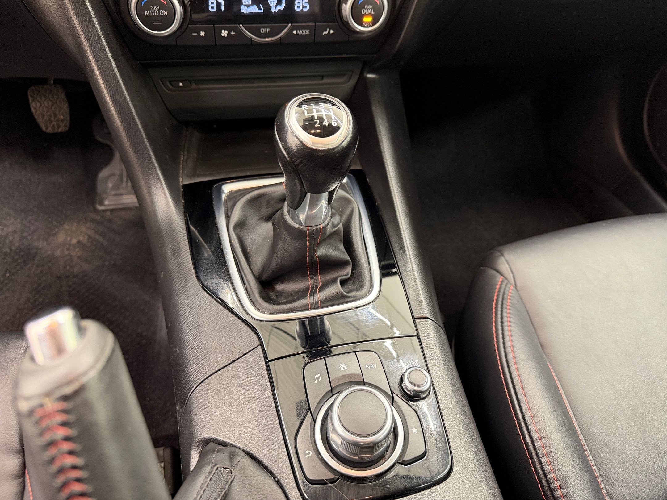 Used 2015 MAZDA MAZDA3 i Grand Touring image 19