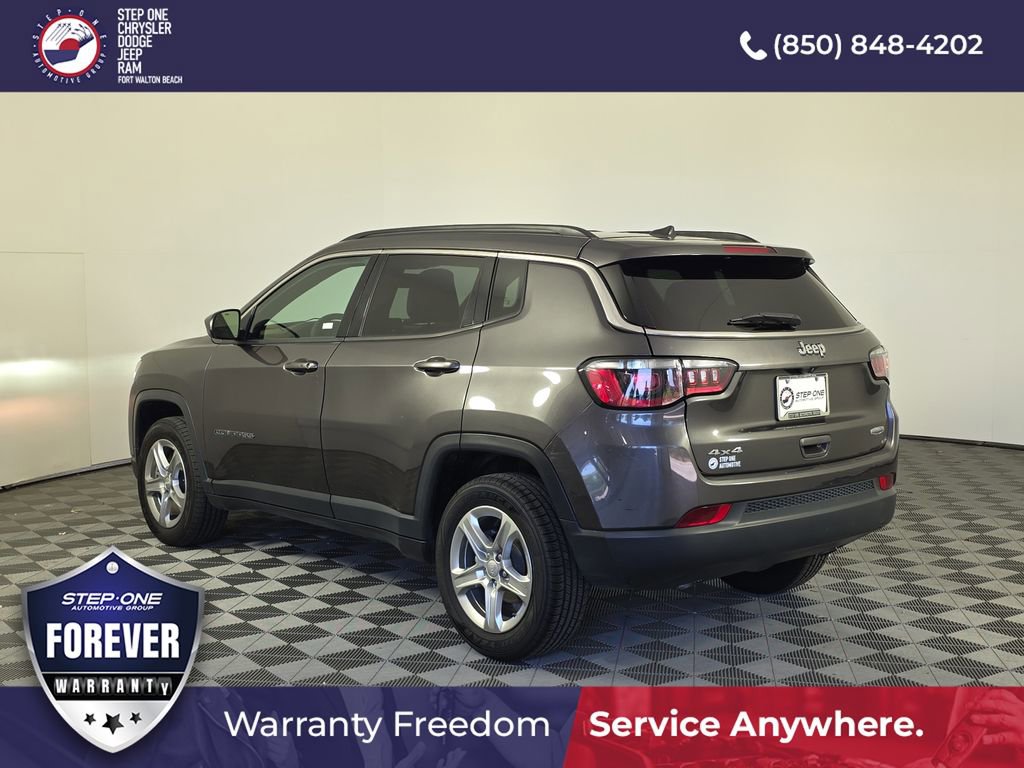 Used 2024 Jeep Compass Latitude AWD/4WD image 4