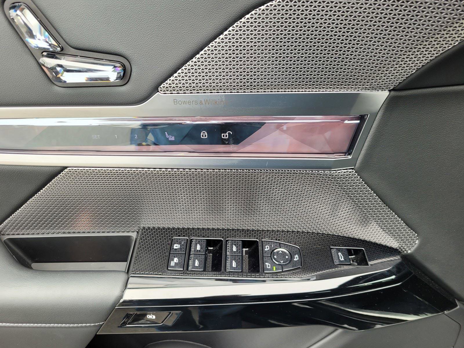 Used 2024 BMW i7 eDrive50 w/ Executive Package image 27