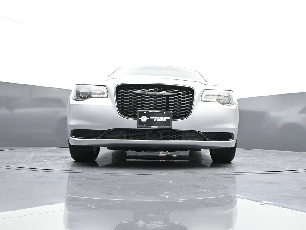 Used 2023 Chrysler 300 Touring w/ Safetytec Plus Group RWD image 49