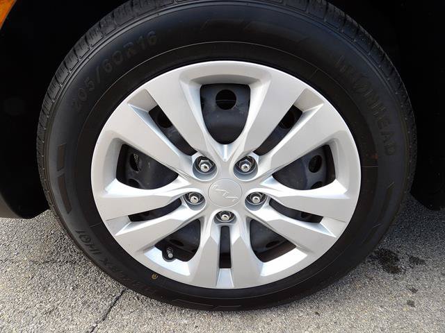 Used 2023 Kia Soul LX FWD image 9